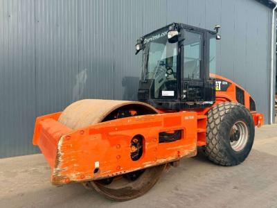 Caterpillar CS74 en vente par Smitma B.V.
