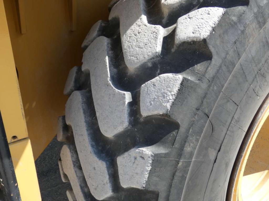 Caterpillar 950GC Photo 12