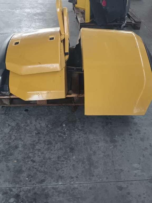 Garde-boue pour Caterpillar 924K Photo 3