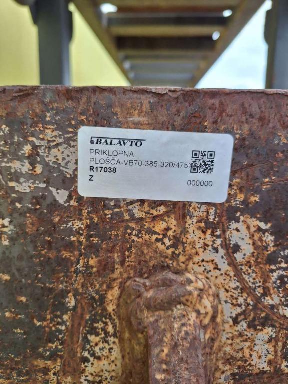UNI70 for 12-18 ton excavators Attachment plate Photo 5