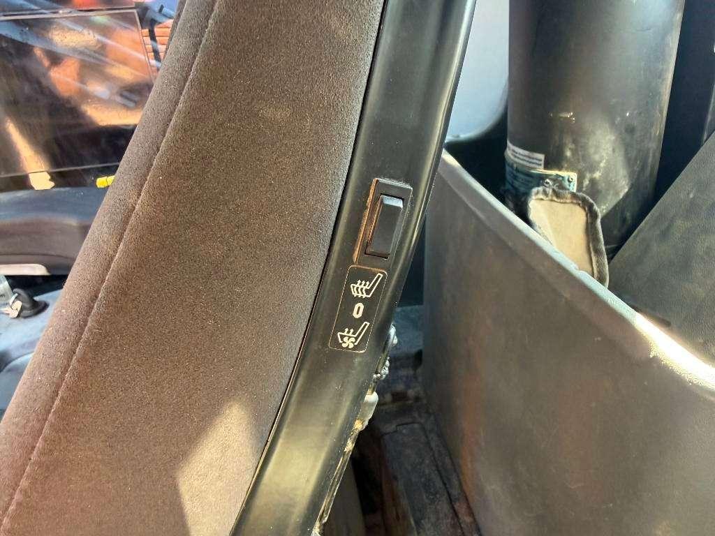 Liebherr R926LC - 15 Meter / GPS Prepaired / German Machine Photo 11