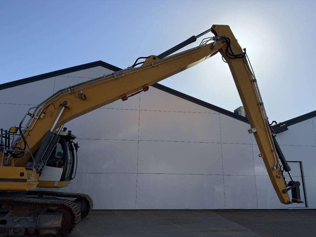 Liebherr R926LC - 15 Meter / GPS Prepaired / German Machine Photo 13