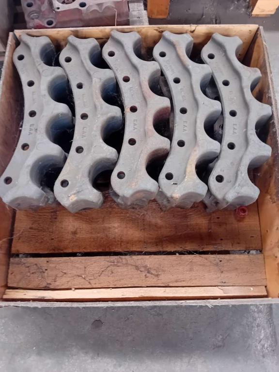 Caterpillar Segments de roues motrices pour Caterpillar D6T Photo 1