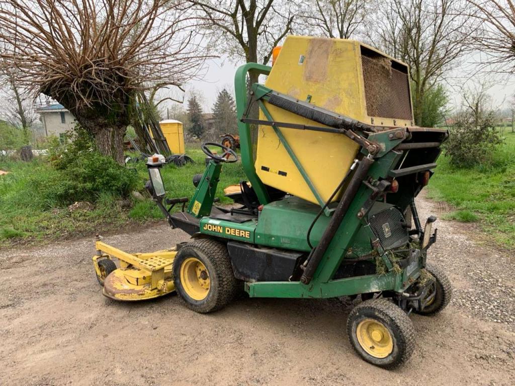 John Deere F935 Photo 2