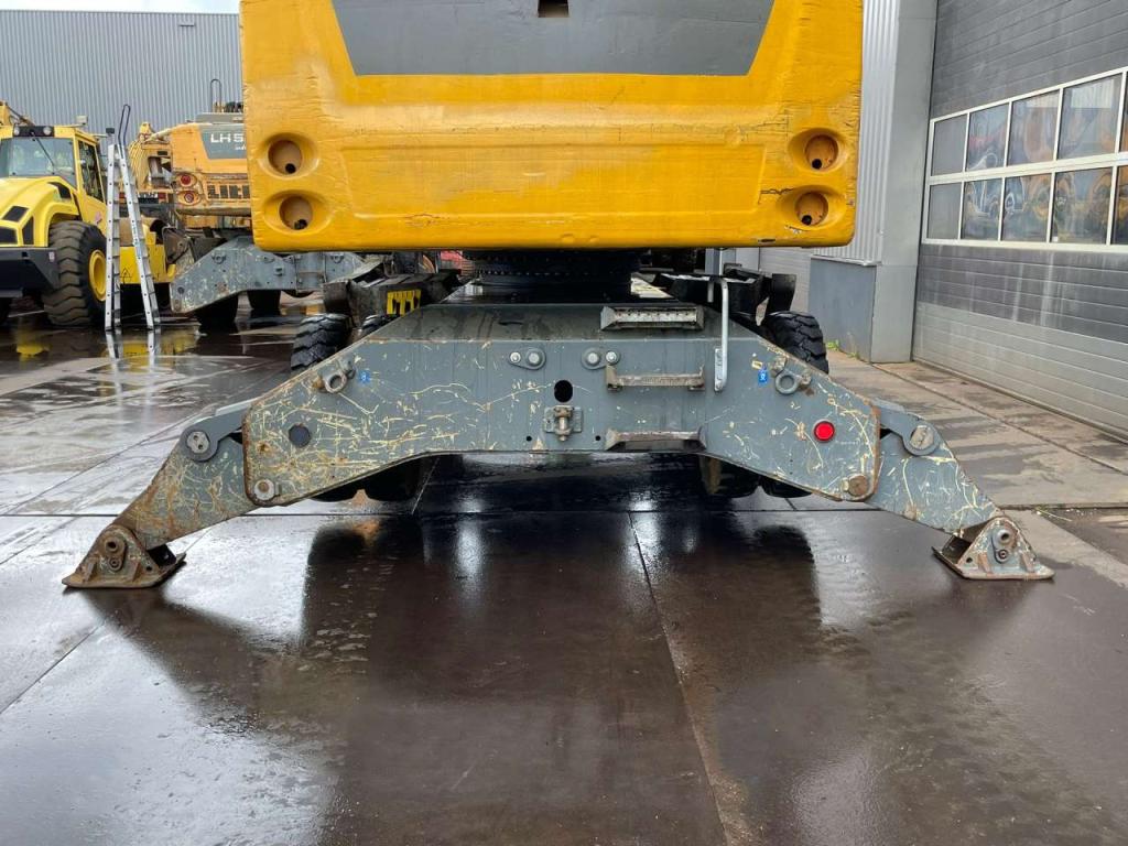 Liebherr LH30 M - Material Handler Photo 11