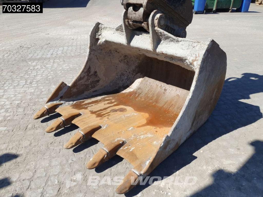 Hitachi ZX210 LC -6 Photo 12
