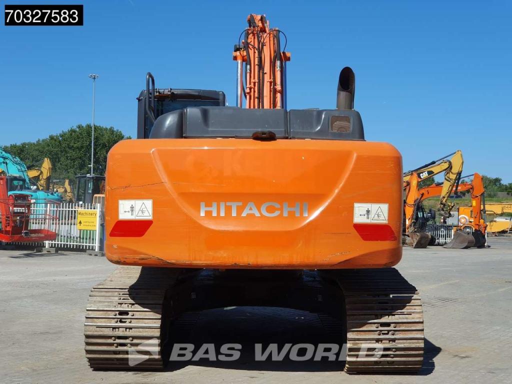 Hitachi ZX210 LC -6 Photo 3