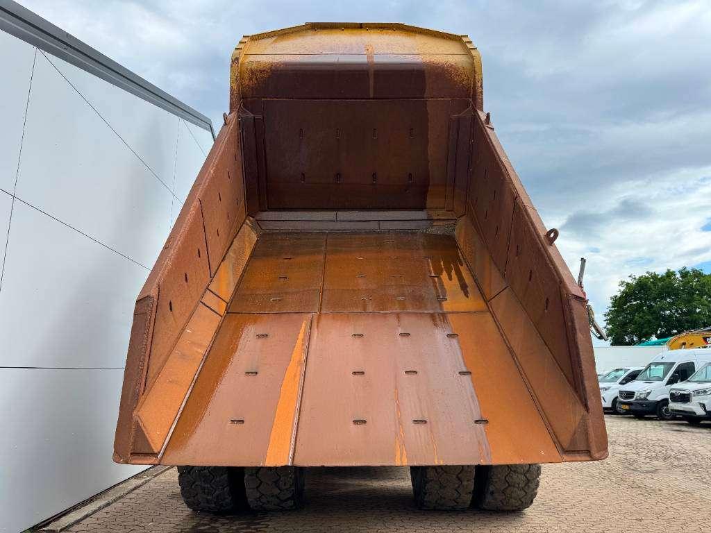 Caterpillar 772G - Automatic Greasing / Body Heating Photo 19