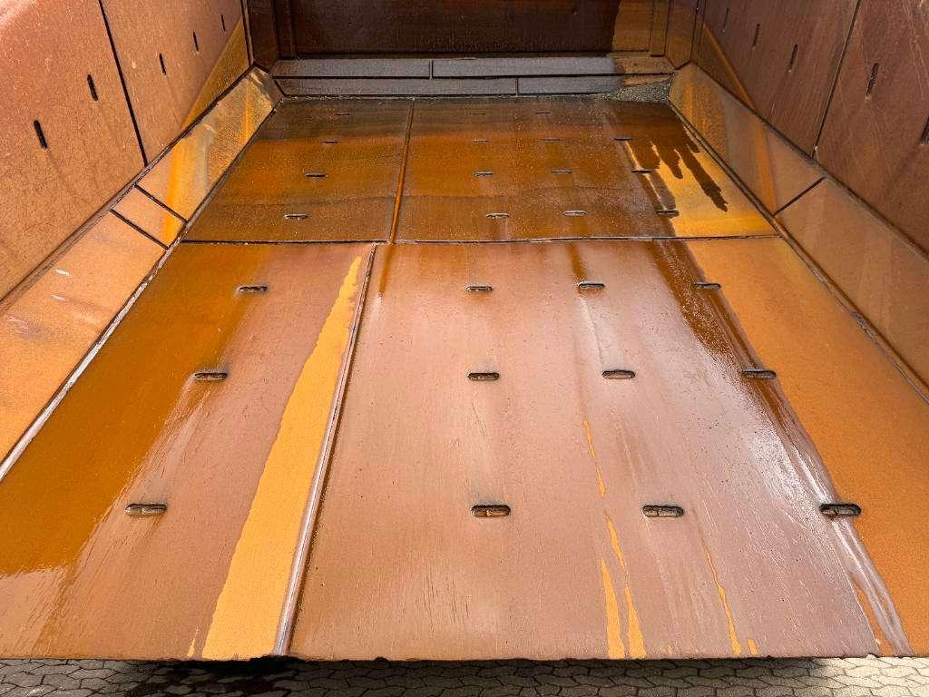 Caterpillar 772G - Automatic Greasing / Body Heating Photo 21