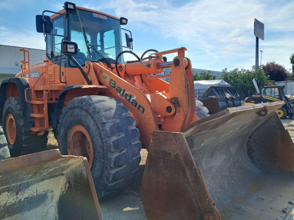Doosan DL300 Photo 3