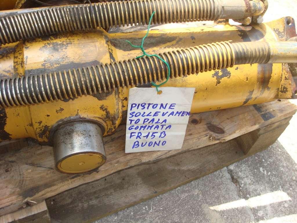 Piston de levage pour PALA GOMMATA FR15B Photo 2