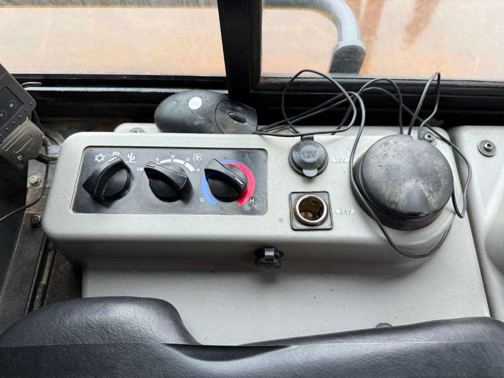Komatsu D61PXi-24 - Folding Blade / Topcon GPS System Photo 12