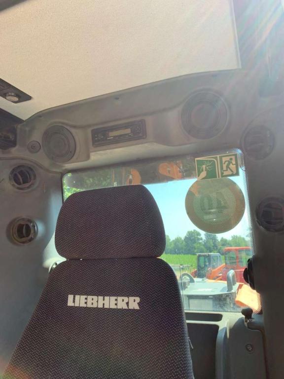 Liebherr A910 COMPACT Photo 11