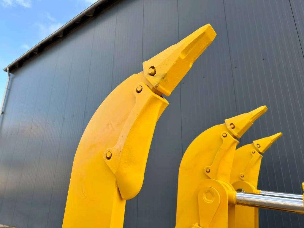 Komatsu D155 Photo 6