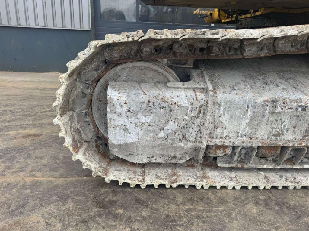 Caterpillar 336FL Tracked material handler Photo 18