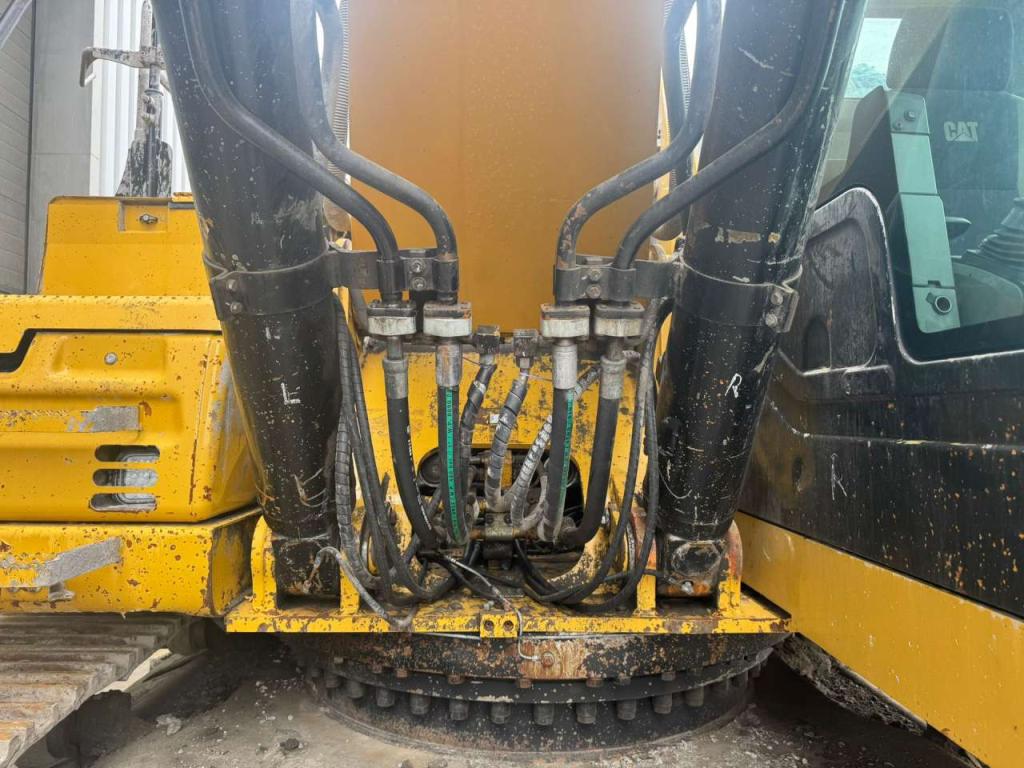 Caterpillar 336FL Tracked material handler Photo 23