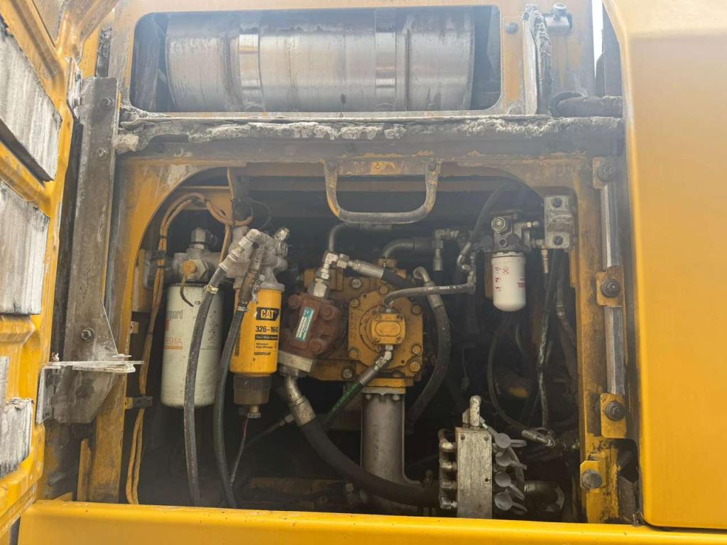 Caterpillar 336FL Tracked material handler Photo 25