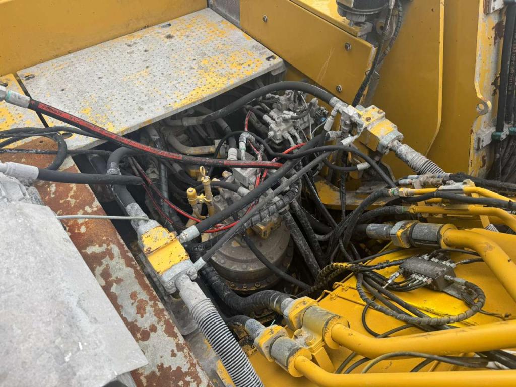 Caterpillar 336FL Tracked material handler Photo 26