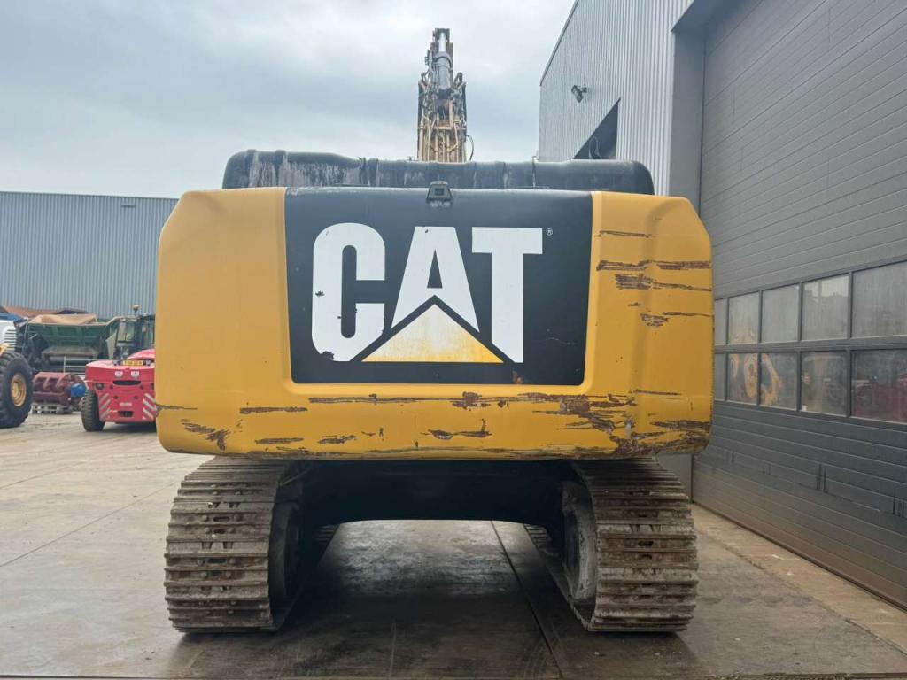 Caterpillar 336FL Tracked material handler Photo 8