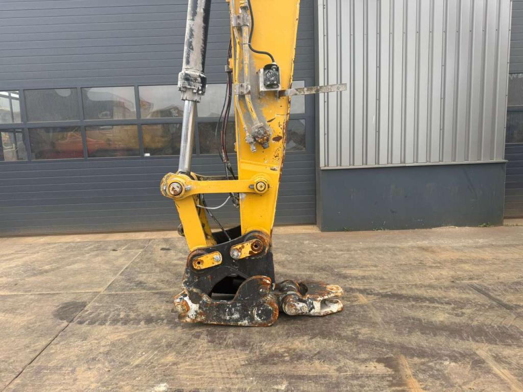 Caterpillar 336FL Tracked material handler Photo 9