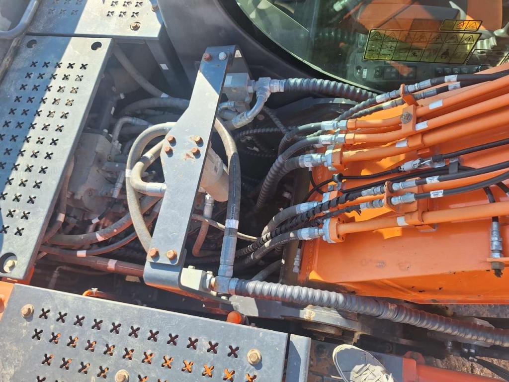 Doosan DX240NLC Photo 2