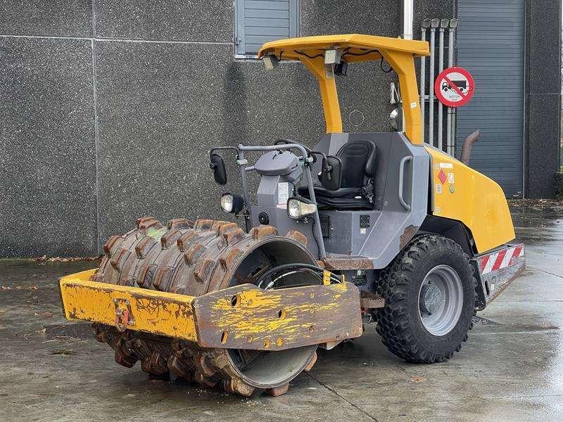 Atlas Copco DYNAPAC CA 1300 D Photo 1