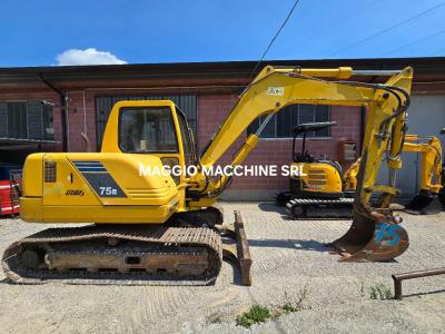 Komatsu PC75R Photo 1