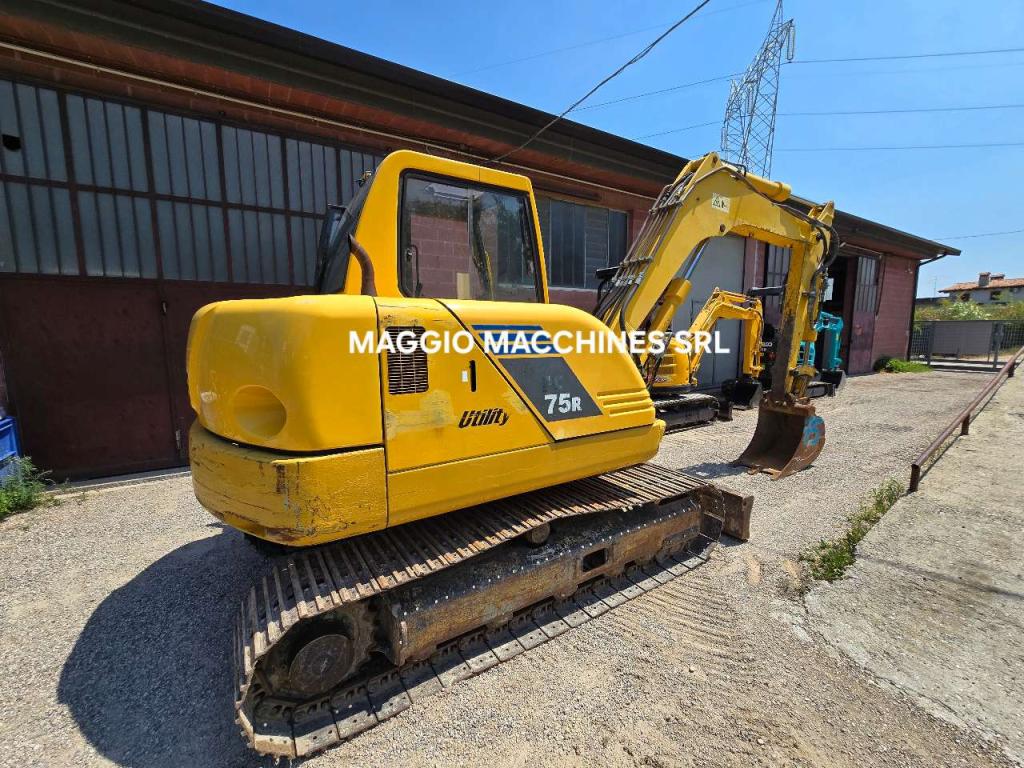 Komatsu PC75R Photo 3
