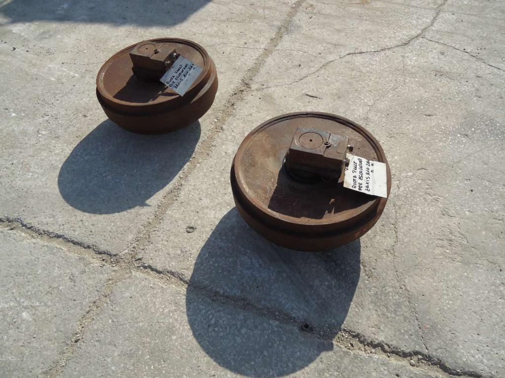Roue folle pour Hitachi ZAXIS 210N - 240N Photo 2