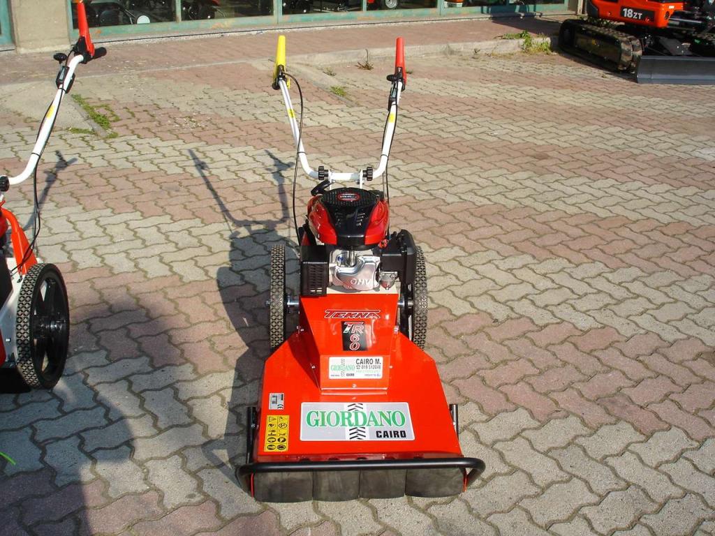 Tekna TRIMMER SFALCIATUTTO SEMOVENTE CON RUOTE MOTRICI TEKNA TR 60 Photo 10