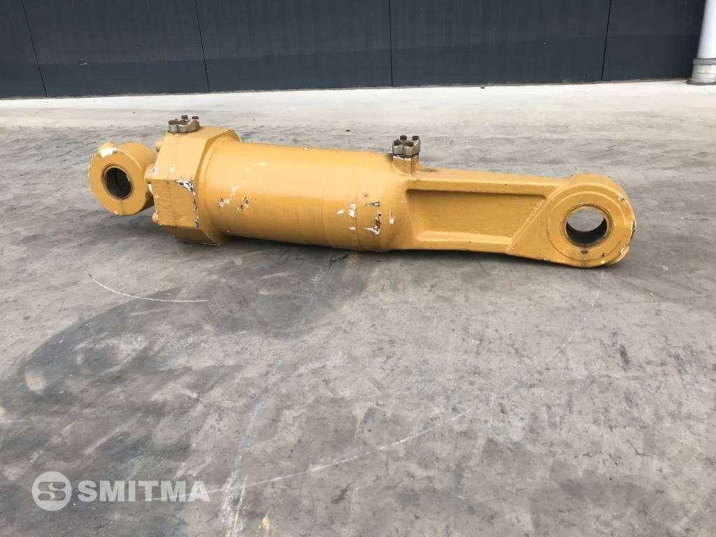Caterpillar 155-3653 D8R / D8T Lift Cylinder Photo 1