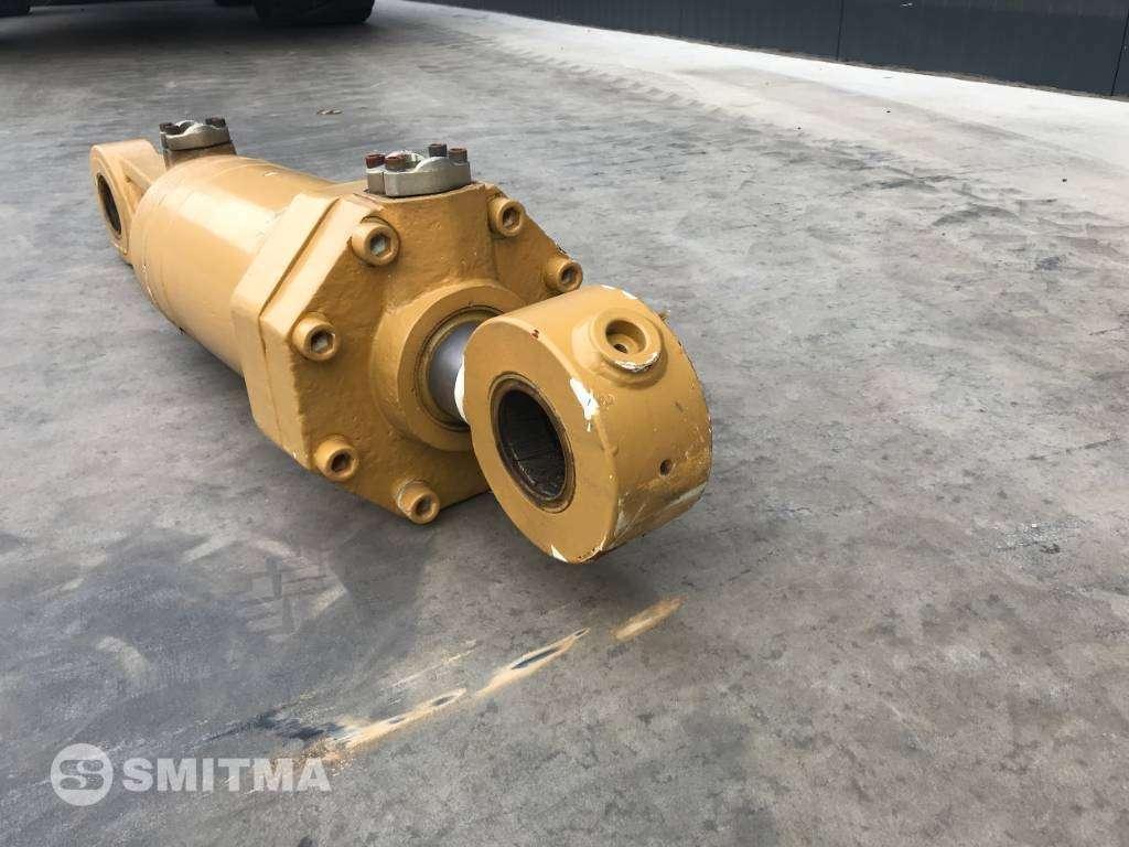 Caterpillar 155-3653 D8R / D8T Lift Cylinder Photo 3
