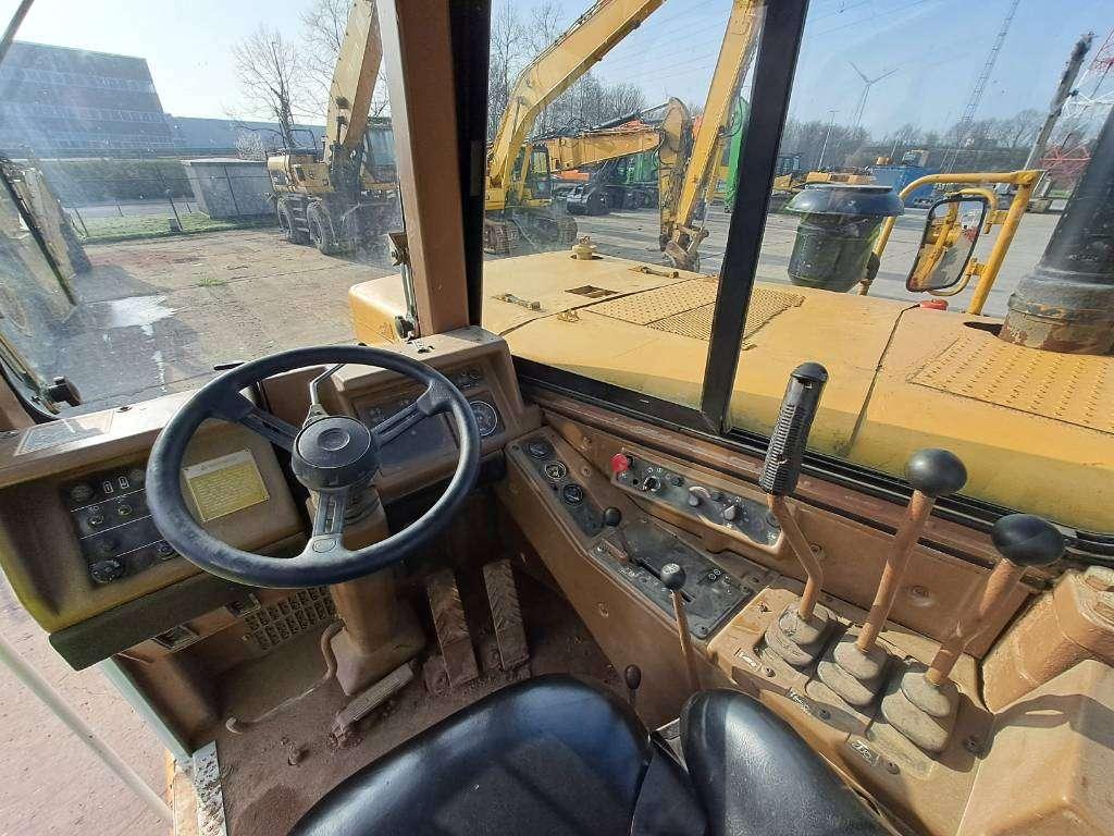 Caterpillar 631E (3 Units Available) Photo 12
