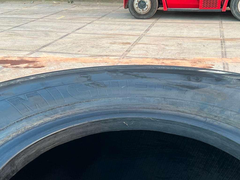 Michelin X Mine D2 45/65R45 Tyre Photo 12