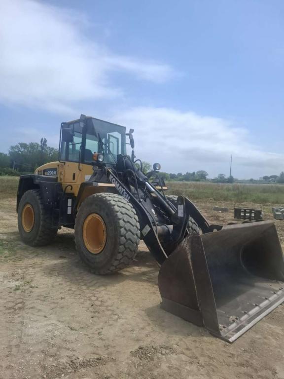 Komatsu WA200PT-5 Photo 13