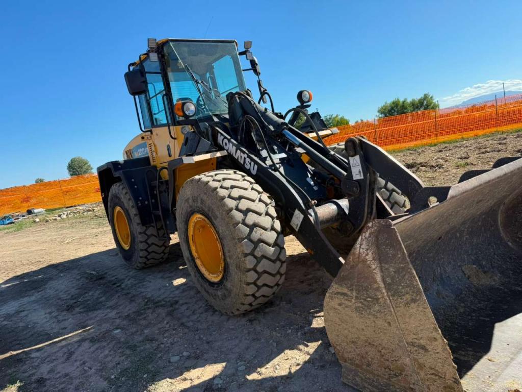 Komatsu WA200PT-5 Photo 15