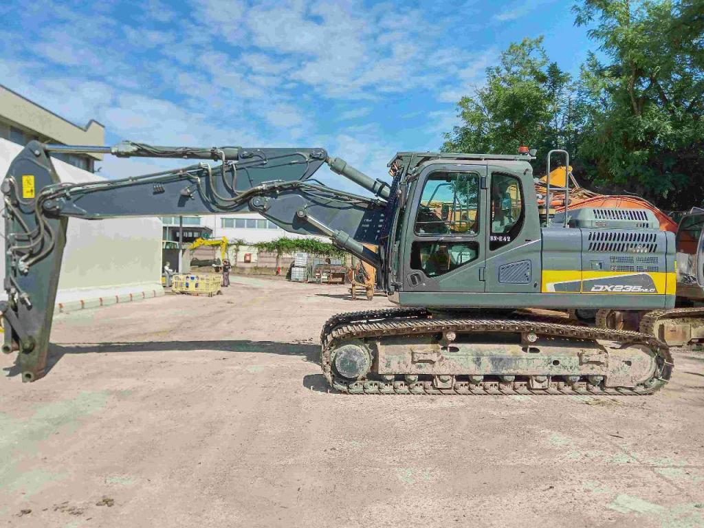 Doosan DX235NLC-5 ES-E42R Photo 1