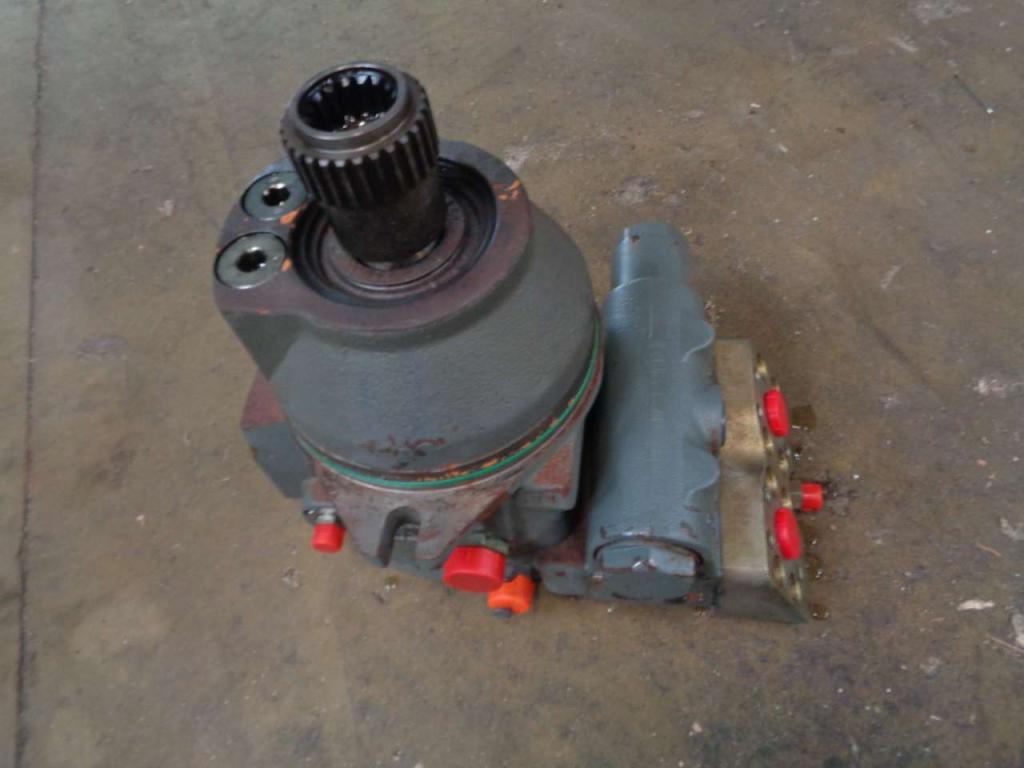 Moteur de traction pour Liebherr 924 B Photo 3
