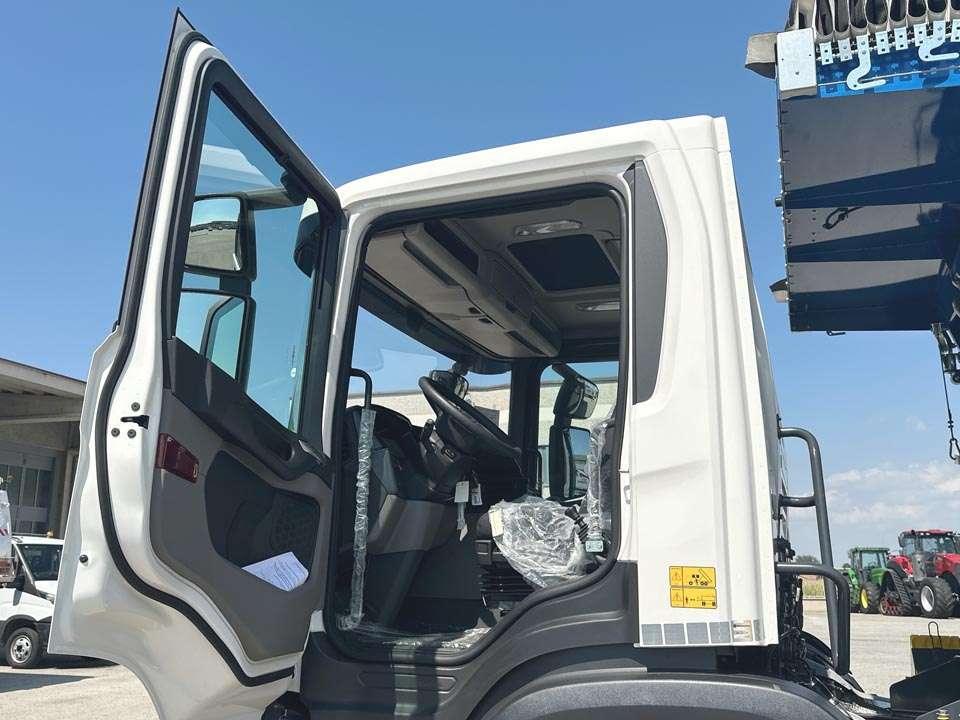 Scania P500 XT 8x4 Photo 16