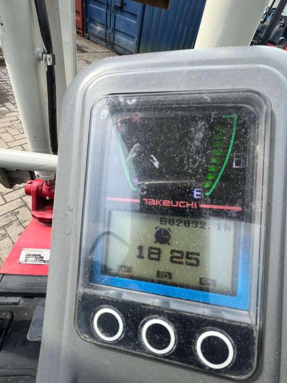 Takeuchi TB216 Photo 4