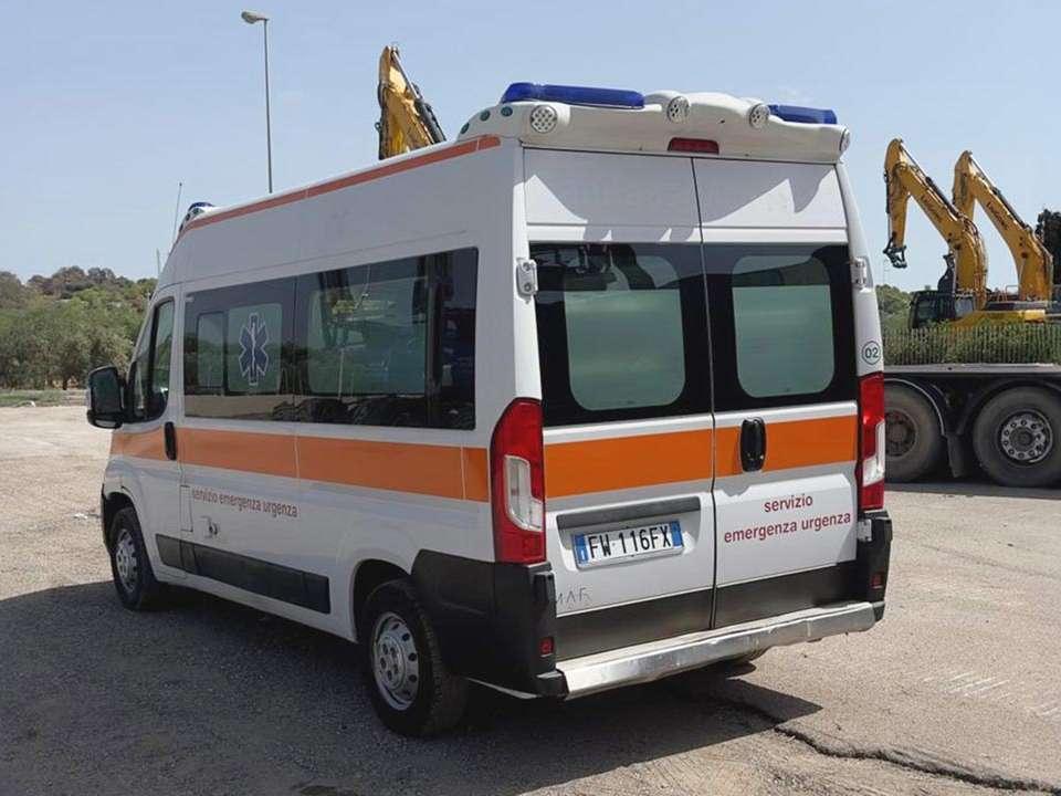 Fiat DUCATO AMBULANZA Photo 3