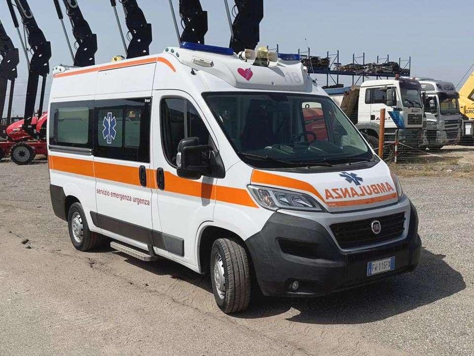 Fiat DUCATO AMBULANZA Photo 8