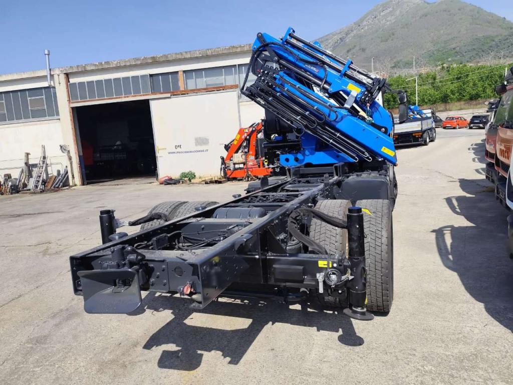 Iveco EUROCARGO 180-320 Photo 18