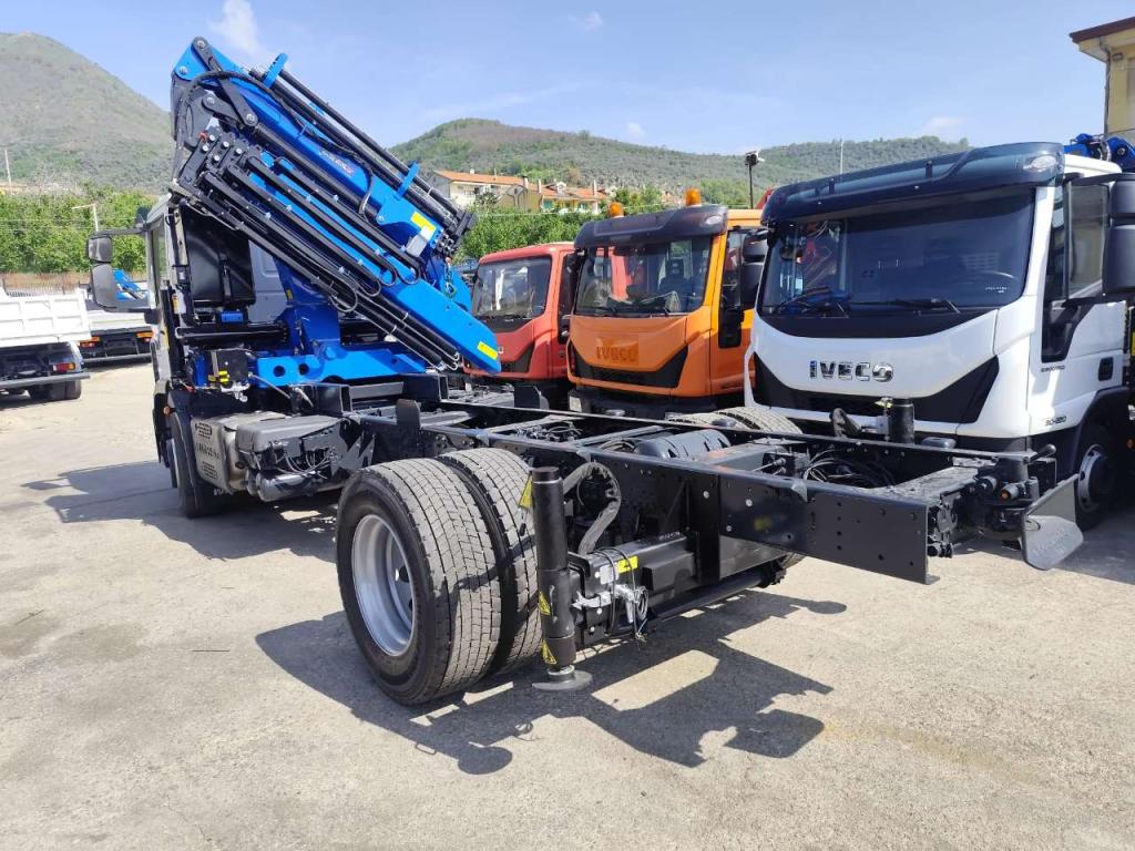 Iveco EUROCARGO 180-320 Photo 23