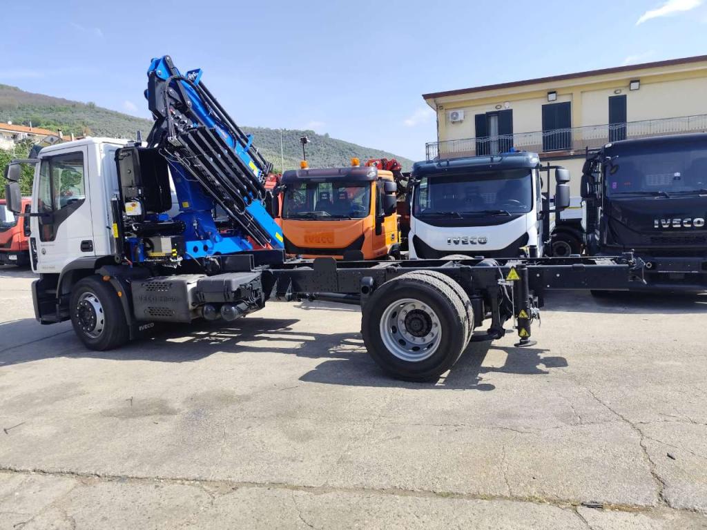 Iveco EUROCARGO 180-320 Photo 26