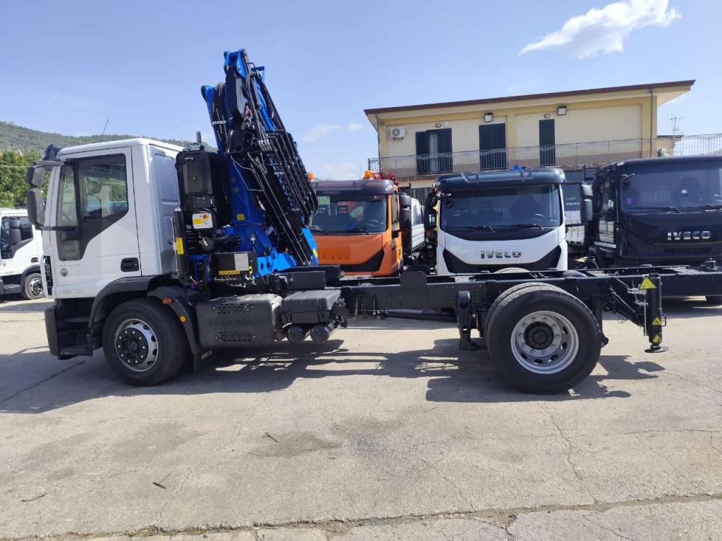Iveco EUROCARGO 180-320 Photo 27
