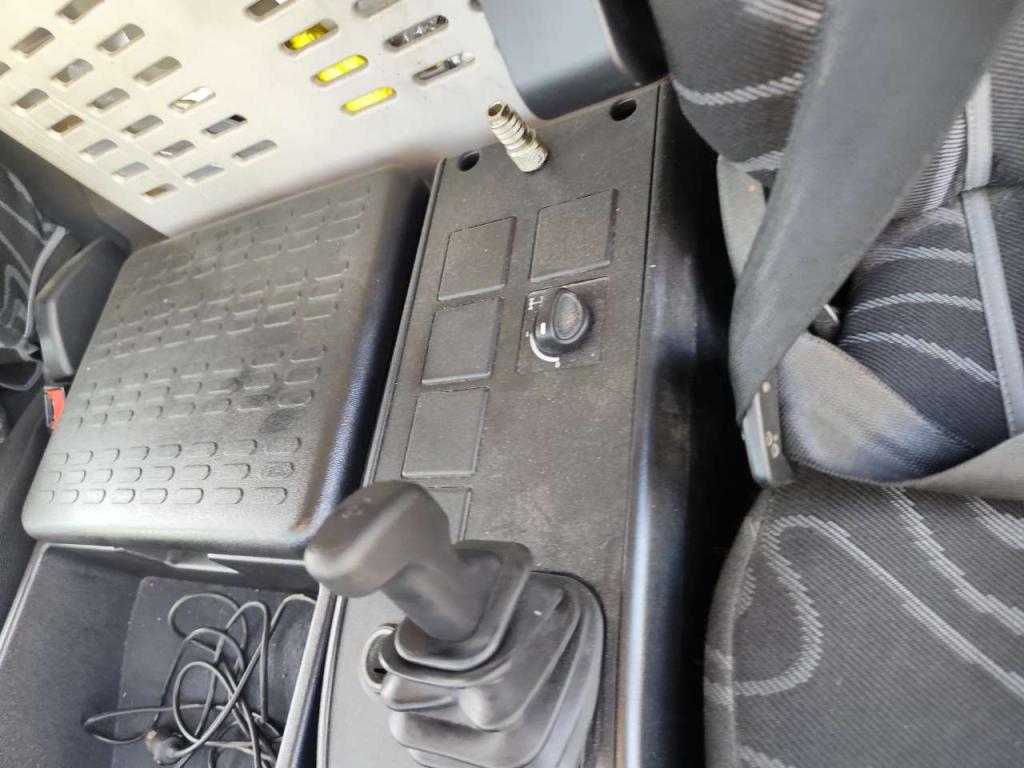 Iveco EUROCARGO 180-320 Photo 8
