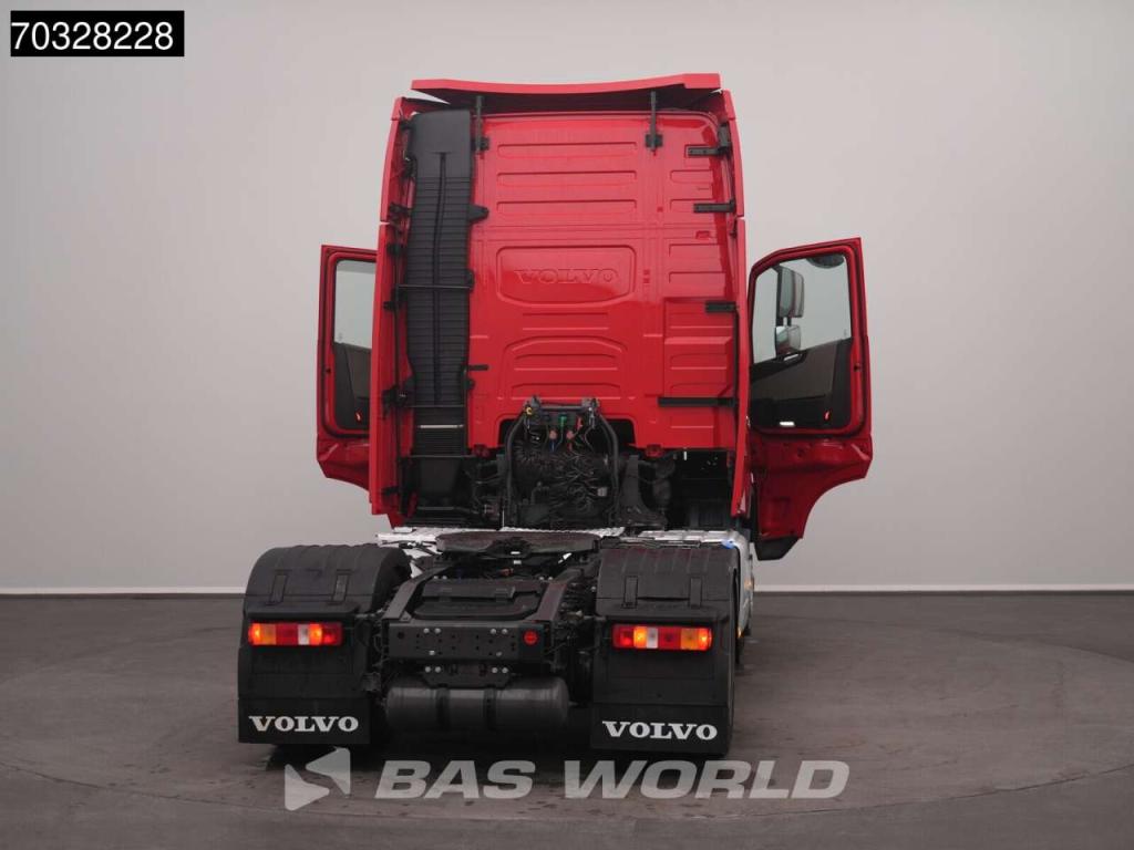Volvo FH 460 4X2 XL 2x Tanks Navi ACC Photo 13