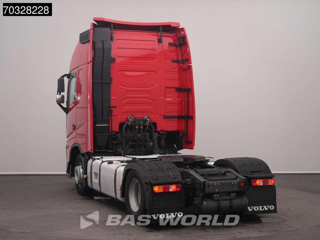 Volvo FH 460 4X2 XL 2x Tanks Navi ACC Photo 2