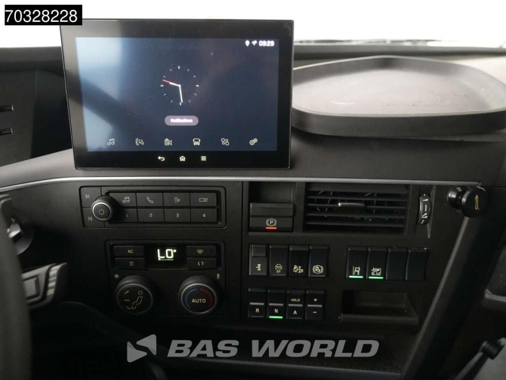 Volvo FH 460 4X2 XL 2x Tanks Navi ACC Photo 27